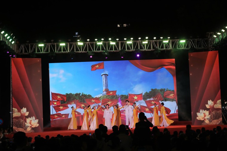 "Hà Nội - Khúc hát tự hào" ảnh 6