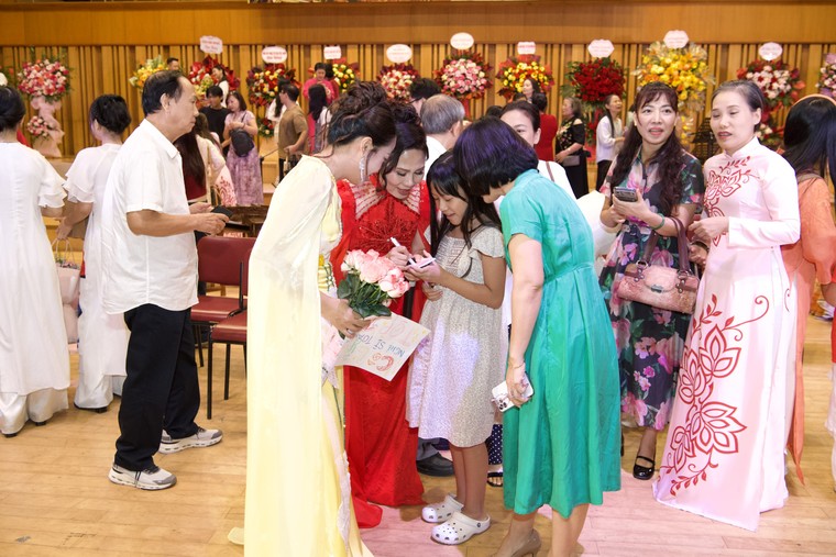 "36 Khúc tình yêu" ngân vang qua cây đàn Tam thập lục ảnh 12