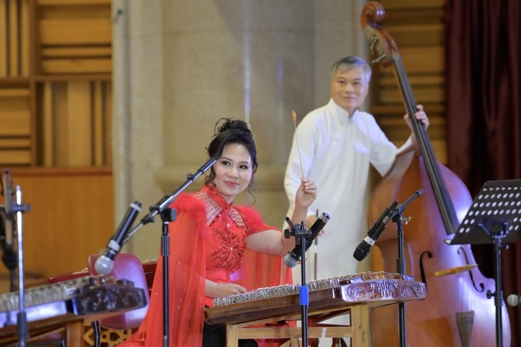 "36 Khúc tình yêu" ngân vang qua cây đàn Tam thập lục ảnh 3