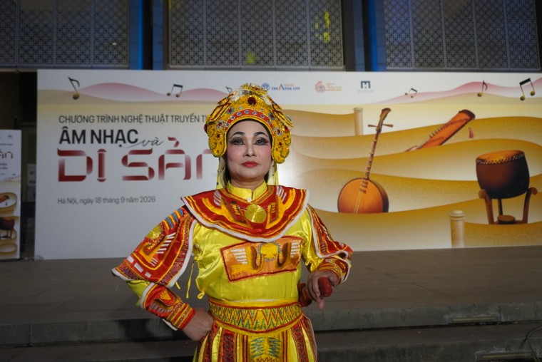 Chèo, Tuồng, Ca trù “xuống phố”: Sức sống mới của di sản giữa lòng Thủ đô ảnh 4