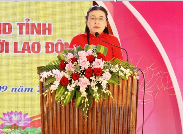 Quảng Trị: Trường Mầm non Trường Phú đón nhận Cờ thi đua của UBND tỉnh ảnh 1
