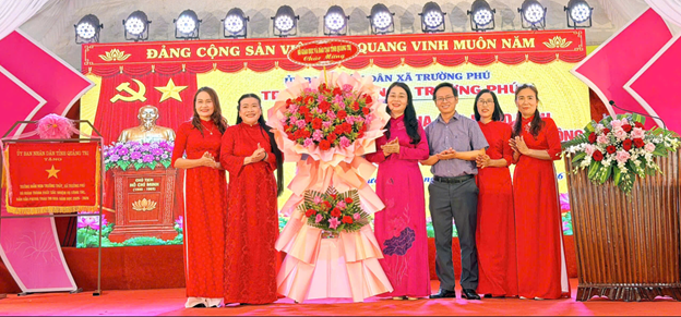 Quảng Trị: Trường Mầm non Trường Phú đón nhận Cờ thi đua của UBND tỉnh ảnh 4