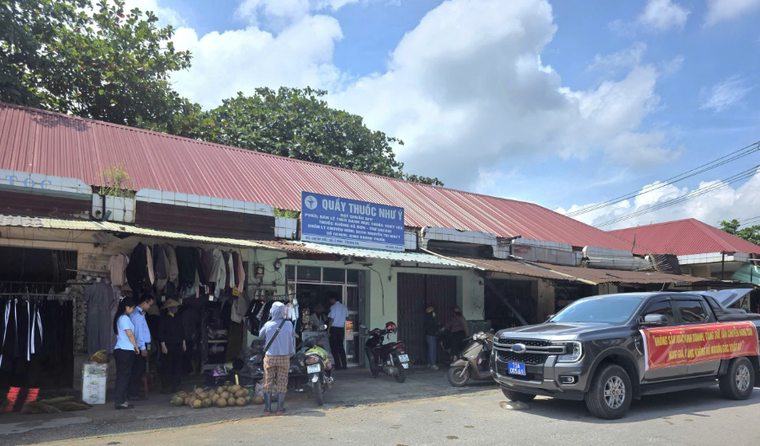 Lực lượng quản lý thị trường đẩy mạnh tuyên truyền, xây dựng văn hóa kinh doanh tại các chợ truyền thống ảnh 1