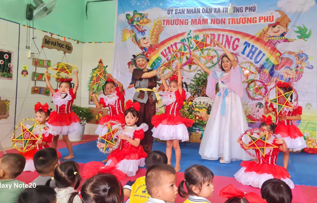 Nỗ lực tạo sân chơi đa sắc màu cho trẻ em dịp Trung thu ảnh 1