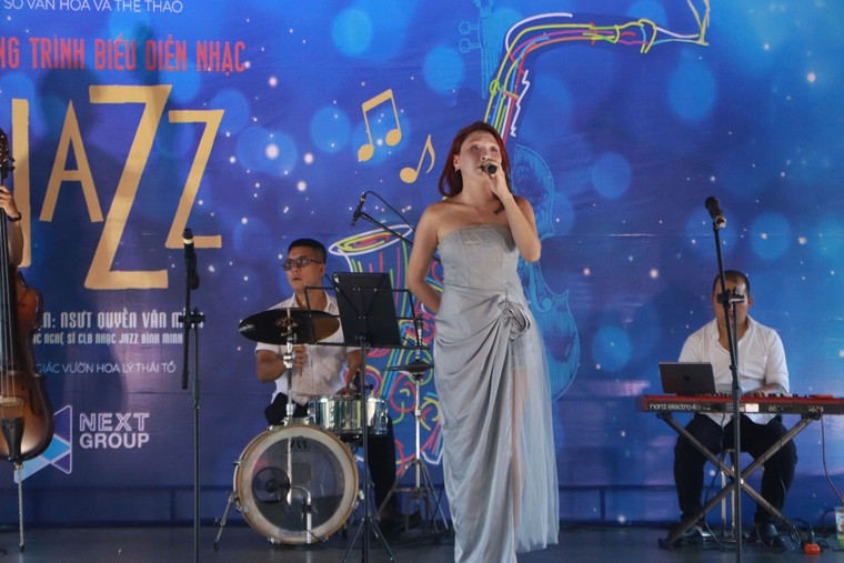 Thế giới Jazz đa sắc tại vườn hoa Lý Thái Tổ ảnh 3