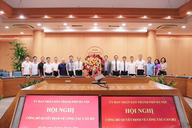 Giám đốc Bệnh viện Đa khoa Xanh Pôn được bổ nhiệm làm Phó Giám đốc Sở Y tế thành phố Hà Nội ảnh 2