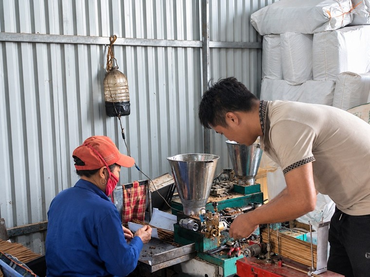 Quảng Phú Cầu: Sắc hương trên đường làng ảnh 3