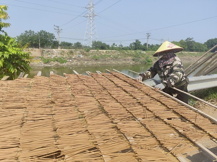 Quảng Phú Cầu: Sắc hương trên đường làng ảnh 4
