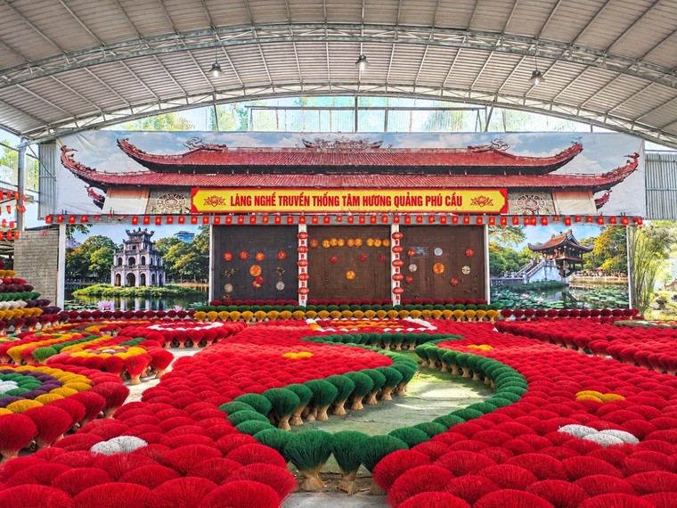 Từ sân phơi đến sàn thương mại điện tử: Quảng Phú Cầu tìm đường mới cho nghề hương ảnh 2