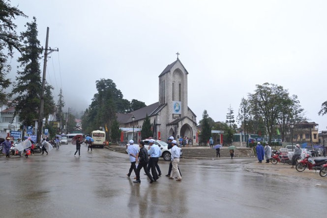 Sa Pa rét hại 8,4 độ C, dân sơ tán trâu bò tránh rét ảnh 2