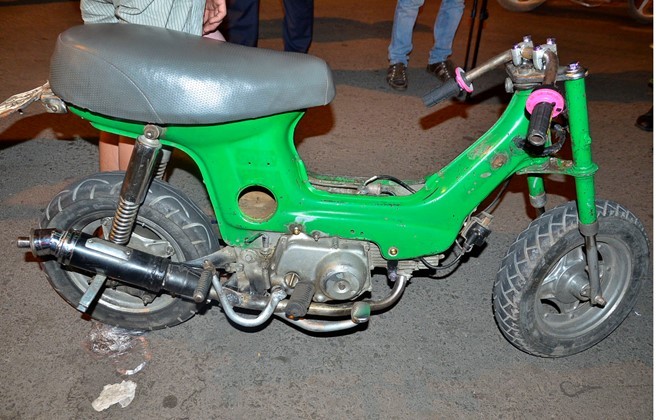 CSGT kiểm tra xe đi chơi khuya trong thời gian AFF Cup ảnh 1