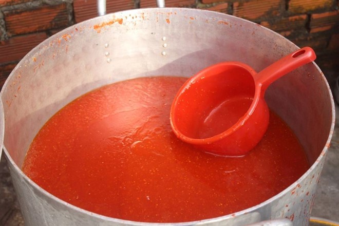 Dùng hóa chất không nguồn gốc làm sa tế, sốt lẩu Thái ảnh 1