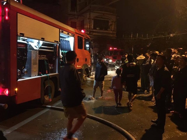 Cháy lớn tại xưởng nhựa làng Trung Văn ảnh 1