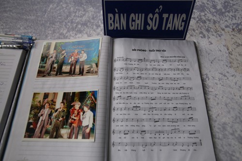 Gia đình, đồng nghiệp tiễn biệt nghệ sĩ Quang Lý trong giai điệu 'Thuyền và biển' ảnh 10