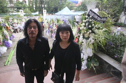 Gia đình, đồng nghiệp tiễn biệt nghệ sĩ Quang Lý trong giai điệu 'Thuyền và biển' ảnh 5