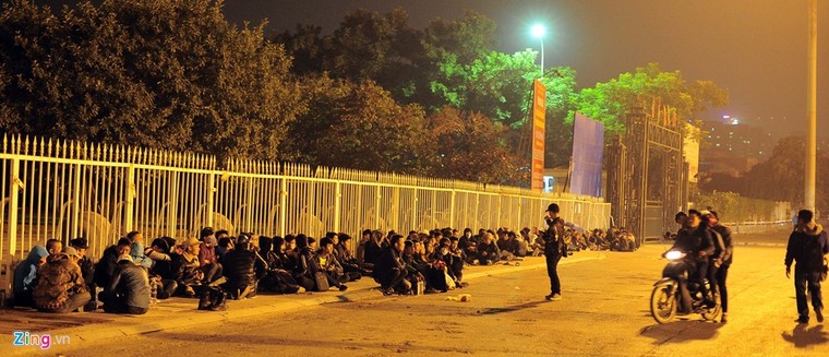 Săn vé trận bán kết AFF Cup từ nửa đêm ở Mỹ Đình ảnh 1