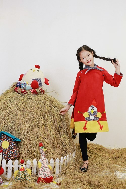 BST áo dài con gà dành riêng cho bé năm Đinh Dậu ảnh 2