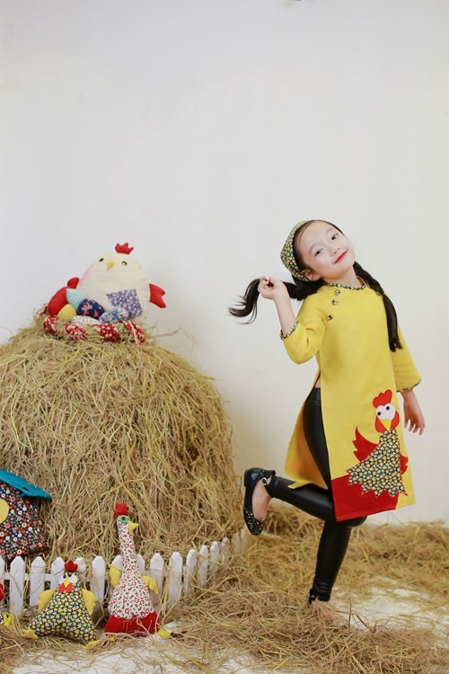 BST áo dài con gà dành riêng cho bé năm Đinh Dậu ảnh 4