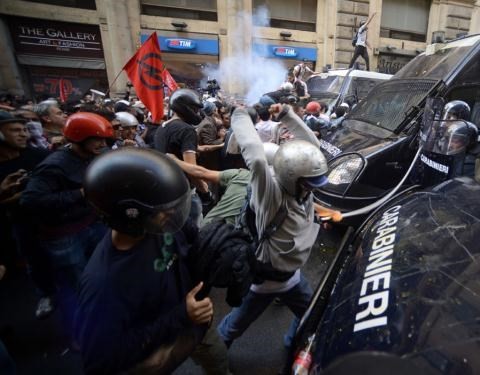 Vanga và Nostradamus tiên tri những gì về năm 2017? ảnh 2