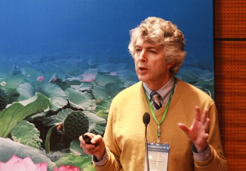 Giáo sư Mỹ thắc mắc 'Việt Nam nghèo sao học sinh xếp hạng PISA cao' ảnh 1