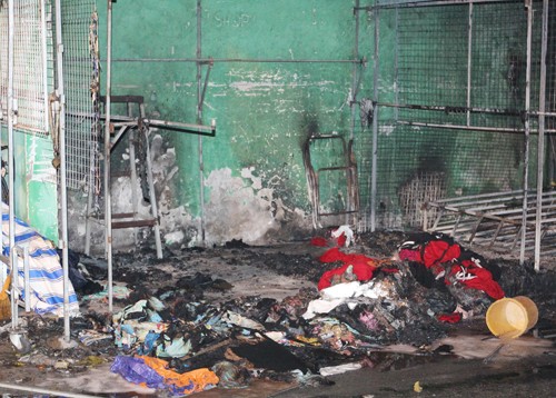 Hơn 40 xe bị thiêu rụi trong vụ cháy cây xăng ở Sài Gòn ảnh 5