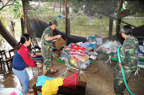 2 giờ vật lộn trong lũ để cứu nhóm học sinh của bốn cô giáo ảnh 2