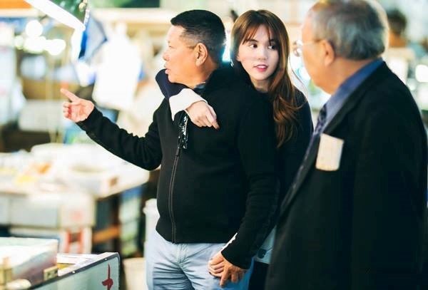 Con tỷ phú Hoàng Kiều ám chỉ Ngọc Trinh là vợ của cha mình ảnh 3