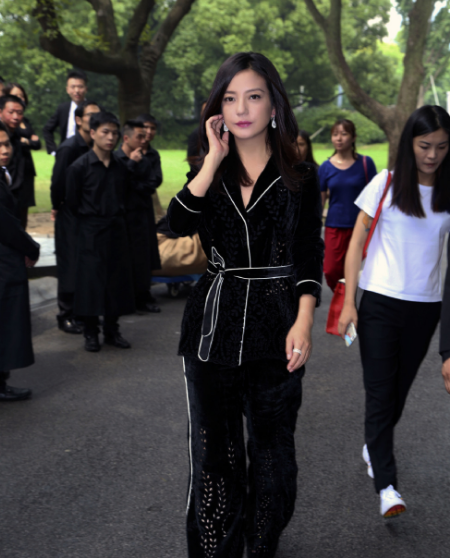 Triệu Vy là sao nữ giàu nhất Trung Quốc với 809 triệu USD ảnh 1