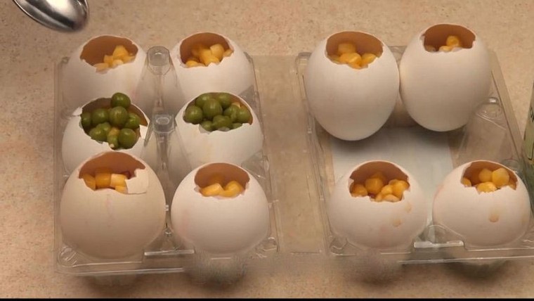 Cách làm món thịt đông trong vỏ trứng gà cực bắt mắt đón tết ảnh 11