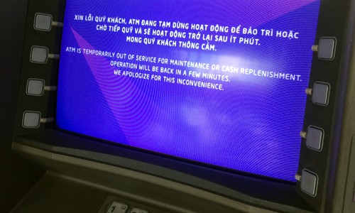  ATM, phòng giao dịch ngân hàng tại Hà Nội quá tải ngày cận Tết ảnh 1