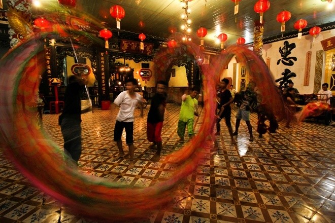 Châu Á trang hoàng đón Tết Đinh Dậu ảnh 9