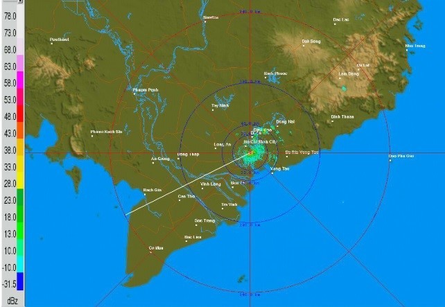 Cảnh báo dông sét, tố lốc và gió giật mạnh ở Sài Gòn ảnh 1