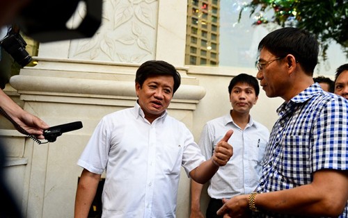 Ông Đoàn Ngọc Hải tạm dừng xuống đường dẹp vỉa hè quận 1 ảnh 1