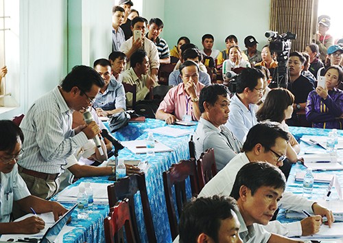 Giám đốc bãi xử lý rác cúi đầu xin lỗi dân vì gây ô nhiễm ảnh 1