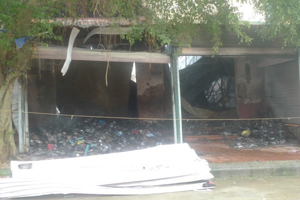 Hiện trường hoang tàn của vụ cháy chợ biên giới Tân Thanh ảnh 2