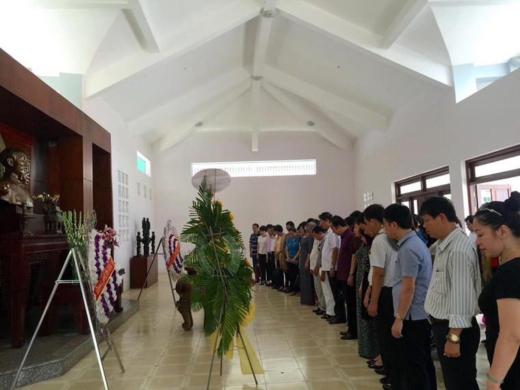 Cán bộ Công đoàn ngành Giáo dục tri ân liệt sỹ ảnh 12