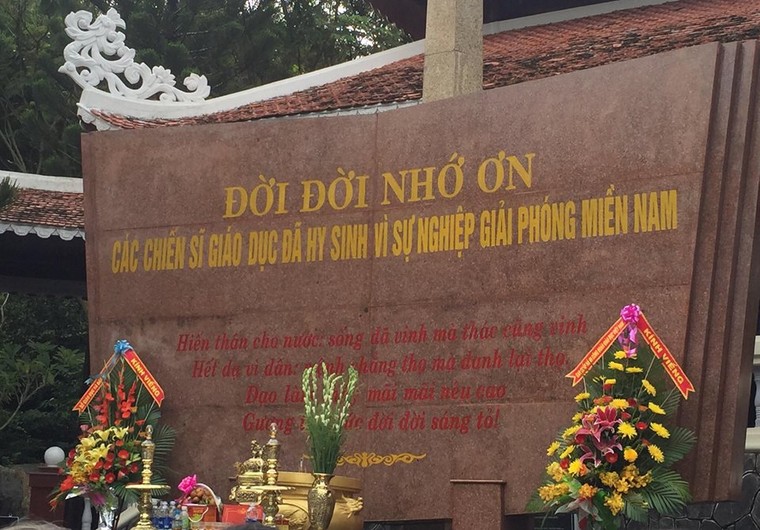 Cán bộ Công đoàn ngành Giáo dục tri ân liệt sỹ ảnh 10