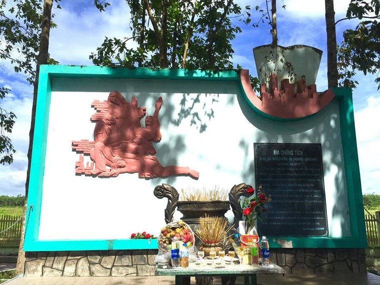 Cán bộ Công đoàn ngành Giáo dục tri ân liệt sỹ ảnh 2