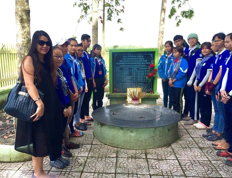 Cán bộ Công đoàn ngành Giáo dục tri ân liệt sỹ ảnh 6