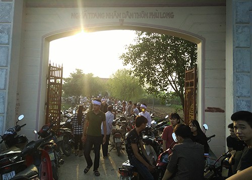  Xã ven đô tiễn đưa bốn trai làng chết cháy ảnh 2