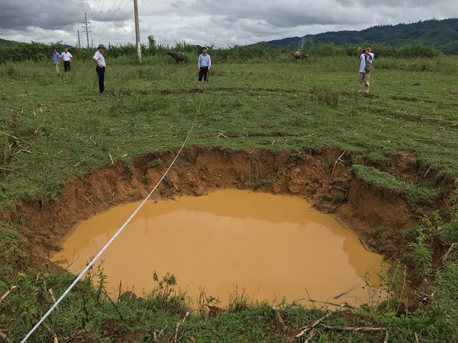 Quảng Bình kiểm tra 8 hố sụt tại hạ lưu đập thủy điện Hố Hô ảnh 1