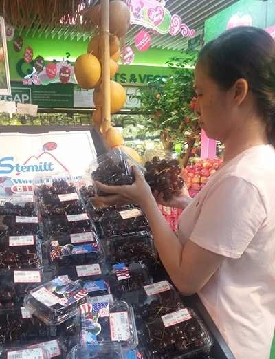 Cherry Mỹ giá 200.000 đồng một kg ở siêu thị ảnh 1
