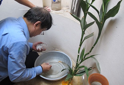 Chủ tịch Hà Nội: ‘Người dân nghi ngại thuốc phun chống sốt xuất huyết’ ảnh 1