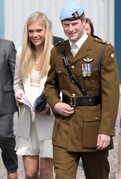 Các bóng hồng trong đời hoàng tử Harry ảnh 1