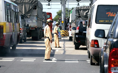 An ninh thắt chặt ngày BOT Cai Lậy thu phí trở lại ảnh 2