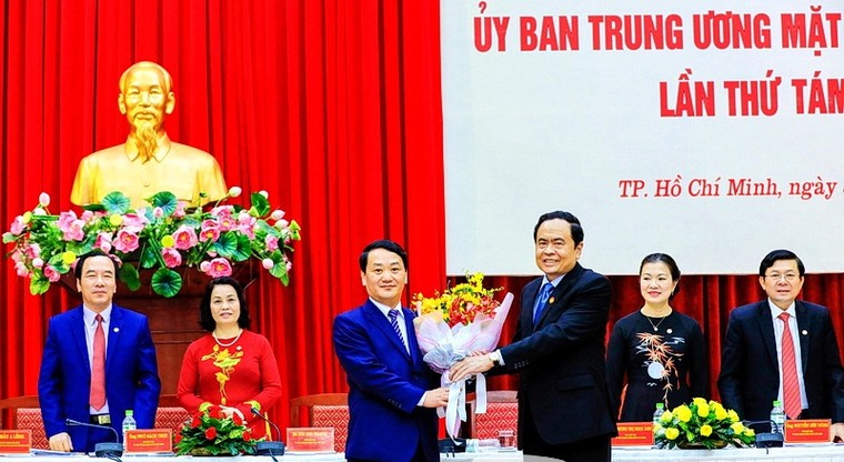 Bộ Chính trị điều động, phân công cán bộ cao cấp ảnh 2
