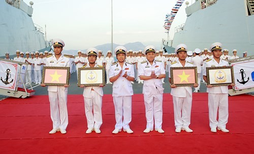  Thượng cờ cặp chiến hạm Gepard Trần Hưng Đạo, Quang Trung ảnh 1