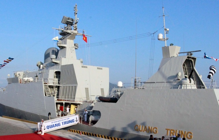  Thượng cờ cặp chiến hạm Gepard Trần Hưng Đạo, Quang Trung ảnh 3