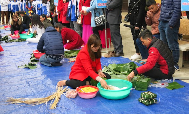 Mang tết sớm tới thầy trò vùng cao Hòa Bình ảnh 7