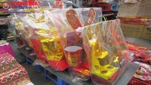 Người dân hối hả sắm lễ cúng ông Công, ông Táo ảnh 1